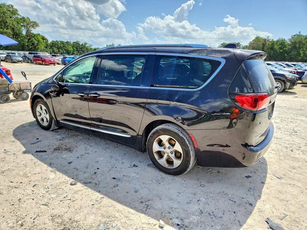 2017 CHRYSLER PACIFICA Touring L Plus