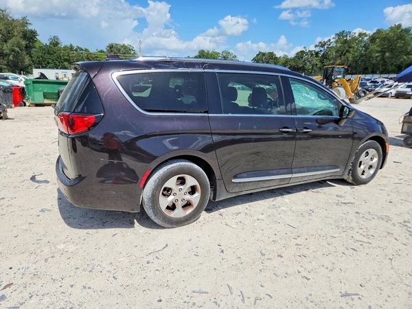 2017 CHRYSLER PACIFICA Touring L Plus