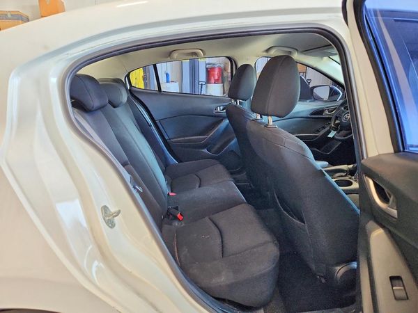 2016 MAZDA 3 SV/Base