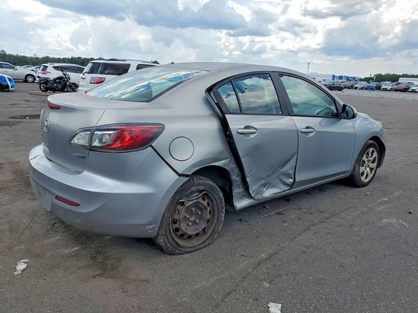 2013 MAZDA 3 Sport/GX