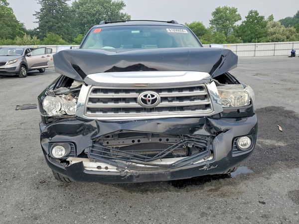 2016 TOYOTA SEQUOIA Limited Grade