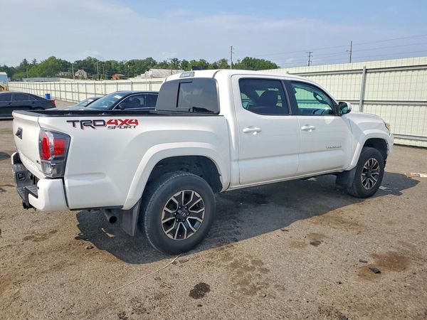 2022 TOYOTA TACOMA SR5