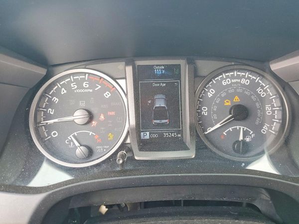2022 TOYOTA TACOMA SR5