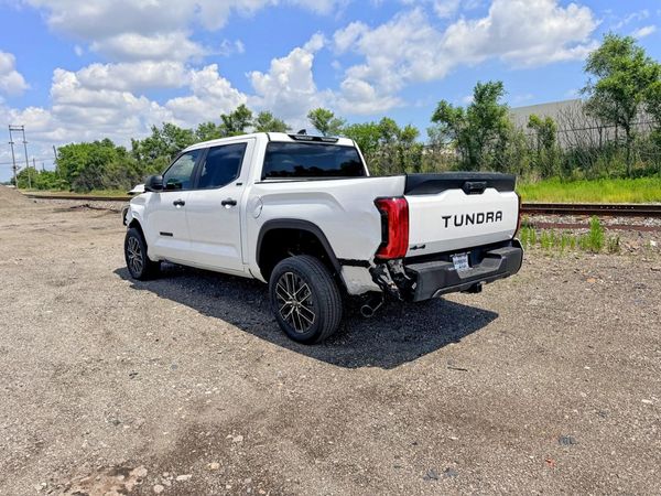 2025 TOYOTA TUNDRA SR5