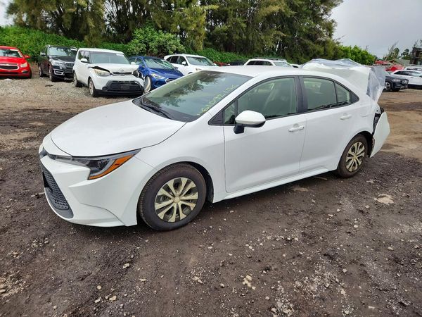 2022 TOYOTA COROLLA