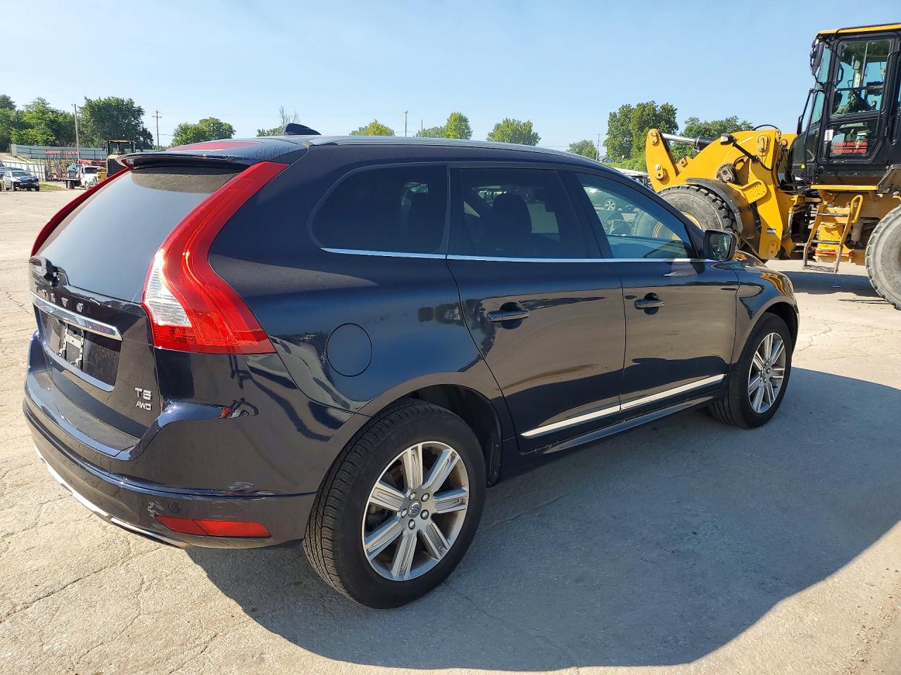 2017 VOLVO XC60 Inscription
