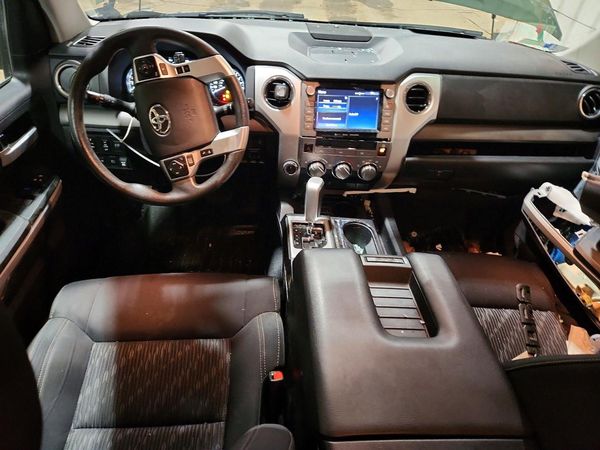 2021 TOYOTA TUNDRA SR5 grade