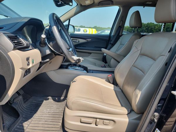2017 HONDA PILOT Elite