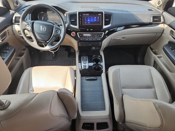 2017 HONDA PILOT Elite