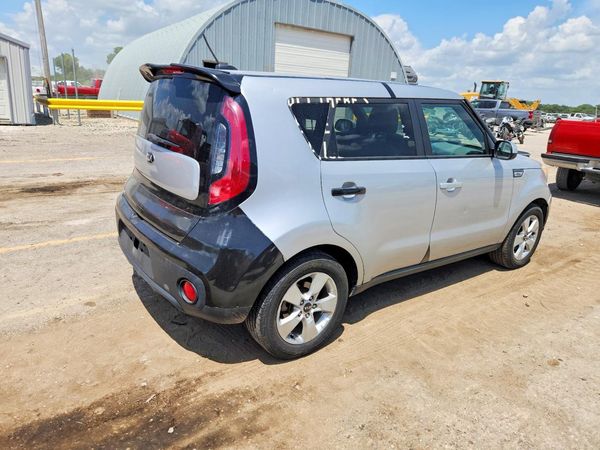 2017 KIA SOUL Base