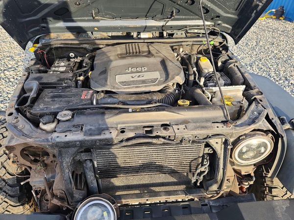 2018 JEEP WRANGLER UNLIMITED Unlimited Sport — Engine bay