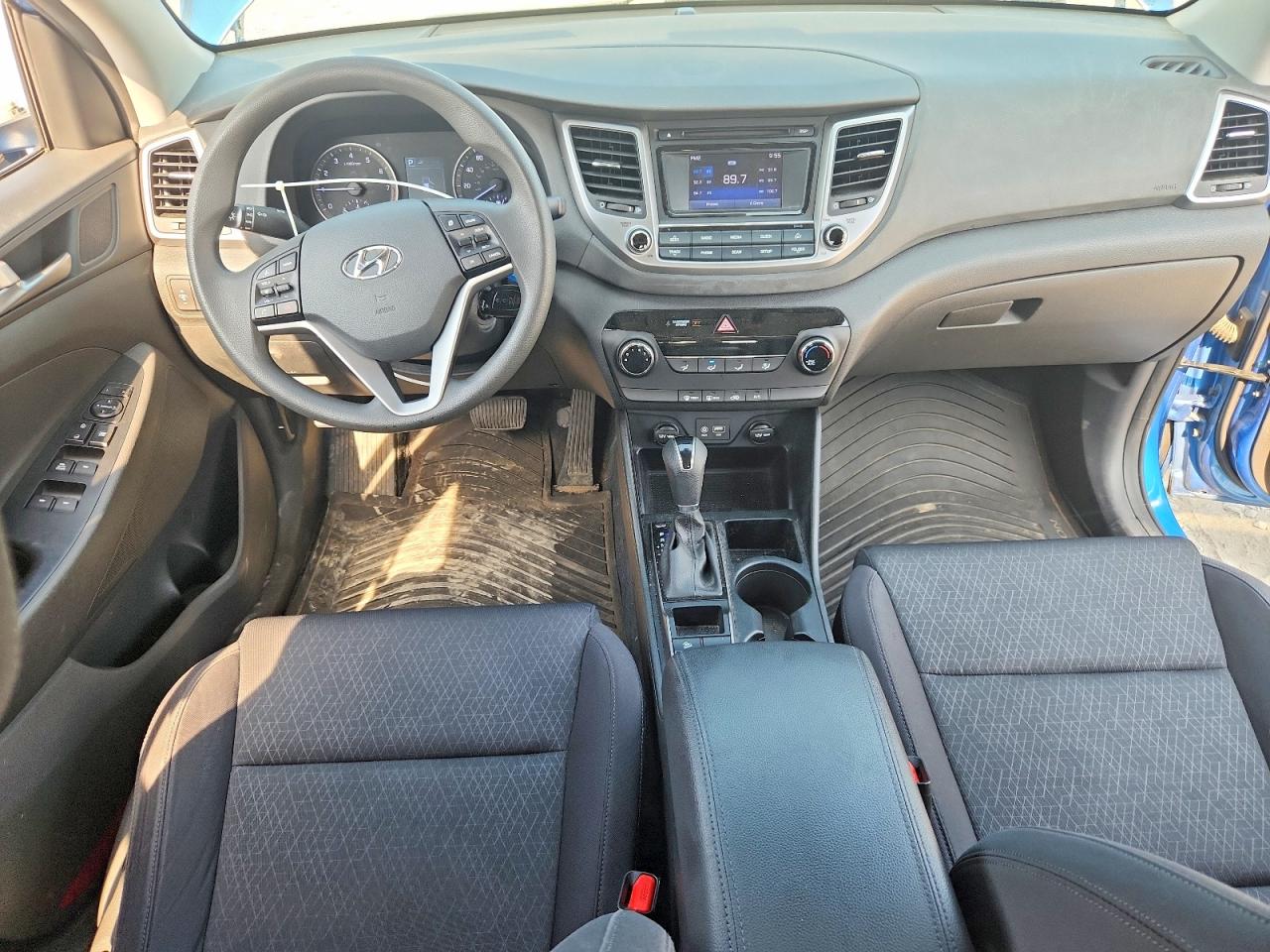 2017 HYUNDAI TUCSON SE (no options)