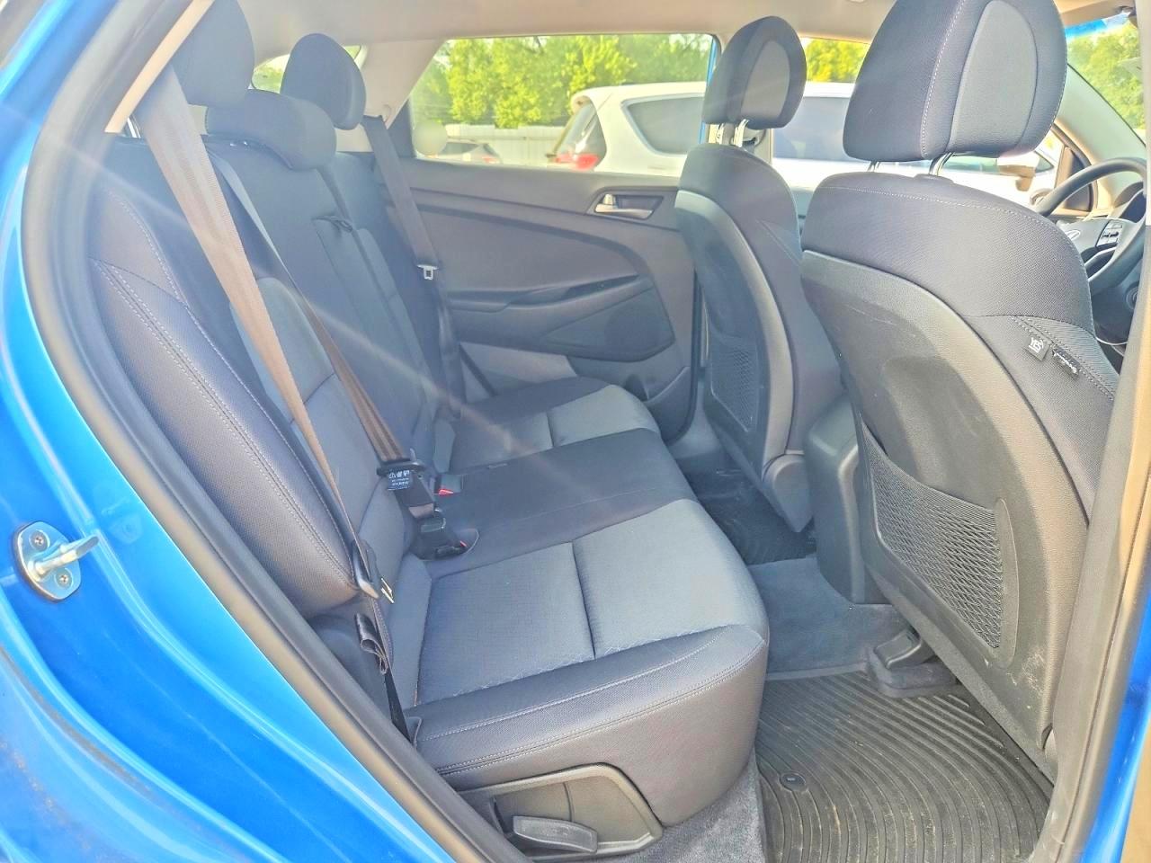 2017 HYUNDAI TUCSON SE (no options)