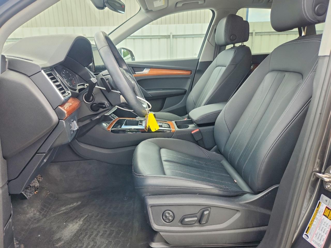 2023 AUDI Q5 S Line quattro Premium