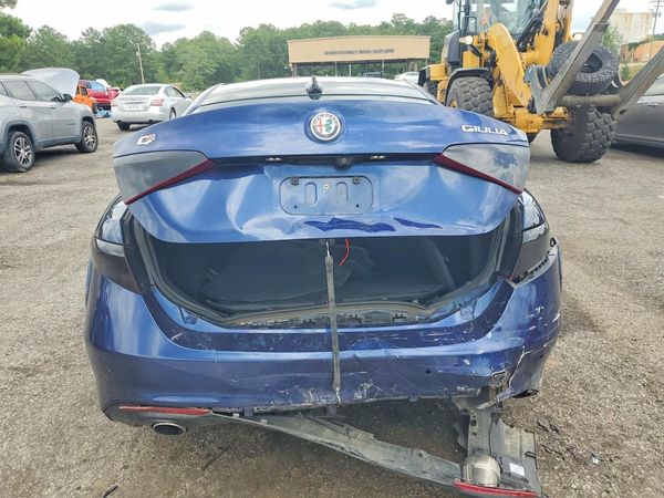 2018 ALFA ROMEO GIULIA TI RWD