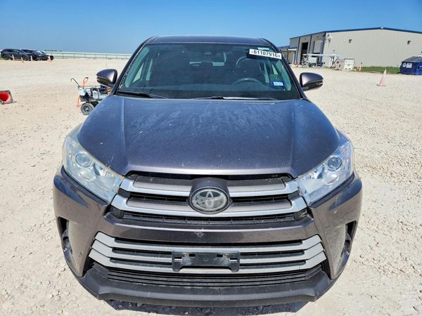 2019 TOYOTA HIGHLANDER LE/LE Plus