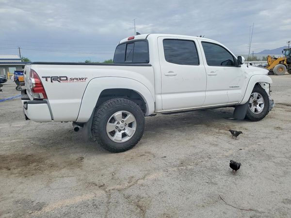 2015 TOYOTA TACOMA