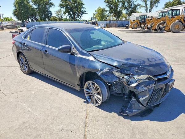 2017 TOYOTA CAMRY