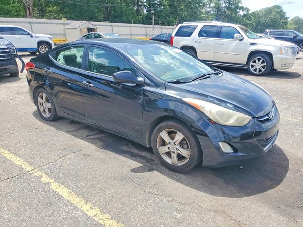 2013 HYUNDAI ELANTRA