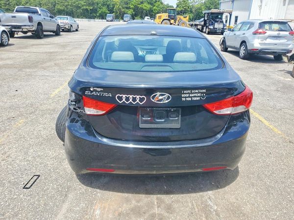 2013 HYUNDAI ELANTRA