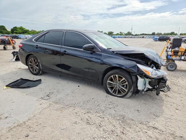 2017 TOYOTA CAMRY