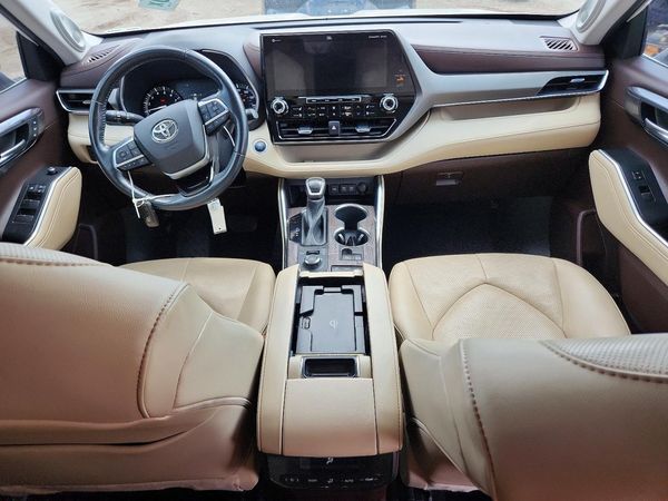 2021 TOYOTA HIGHLANDER Limited