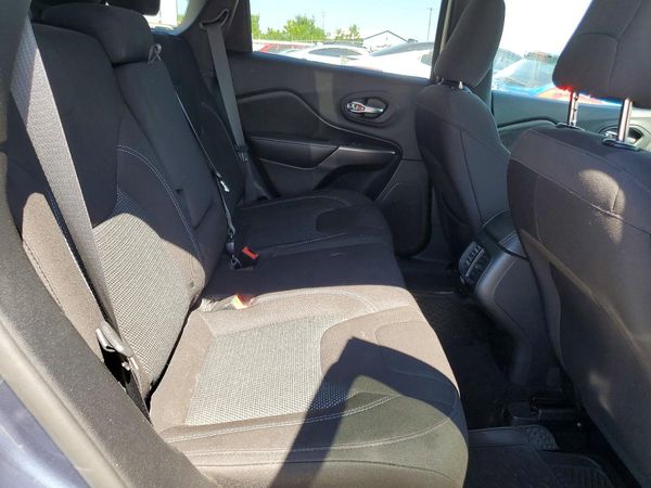 2019 JEEP CHEROKEE LATITUDE 4X4