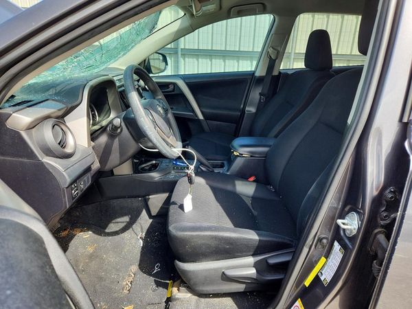 2016 TOYOTA RAV4 LE (X Grade)