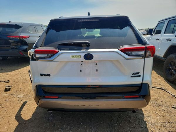 2020 TOYOTA RAV4 XSE HV