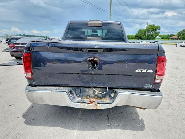 2018 RAM 1500 SLT CREW CAB 4X4