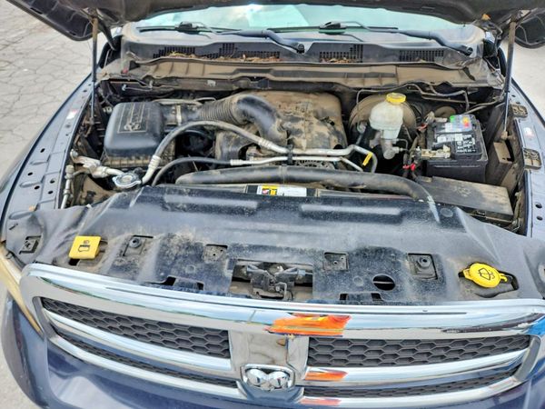 2018 RAM 1500 SLT CREW CAB 4X4