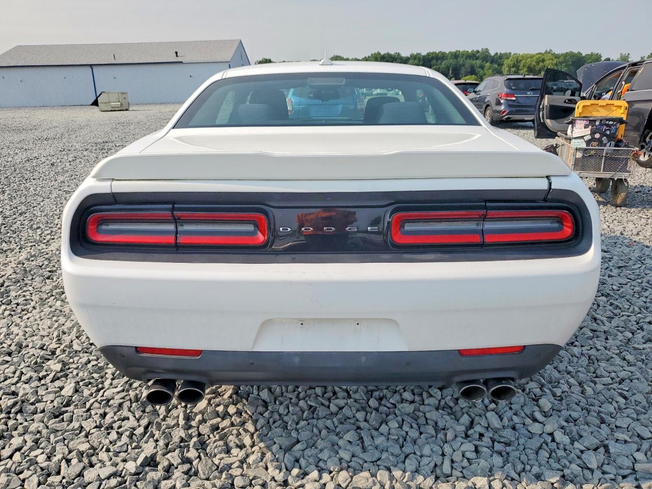 2016 DODGE CHALLENGER SXT
