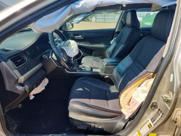 2016 TOYOTA CAMRY