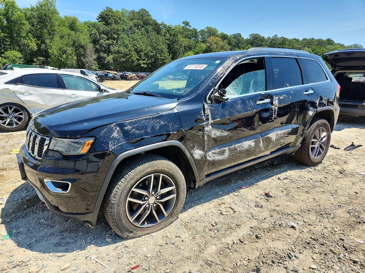 2018 JEEP GRAND CHEROKEE Limited — Front 3/4