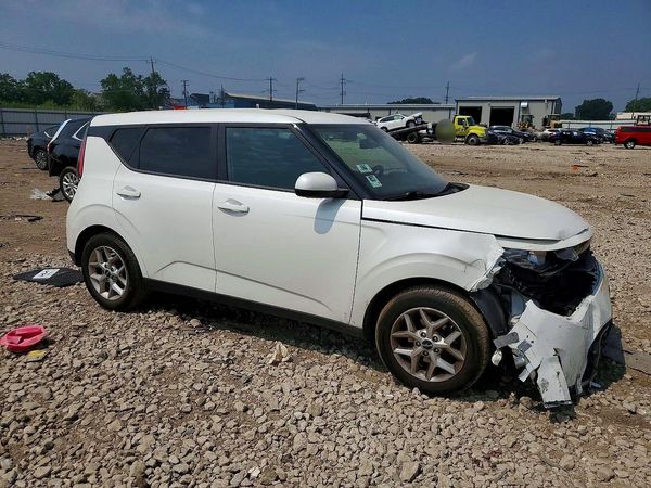2024 KIA SOUL LX, S