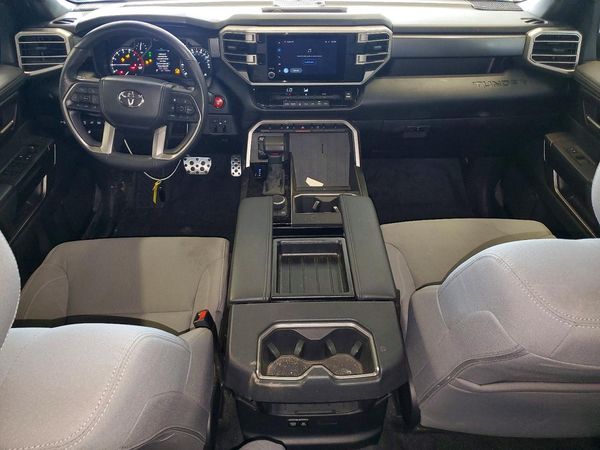 2025 TOYOTA TUNDRA SR5