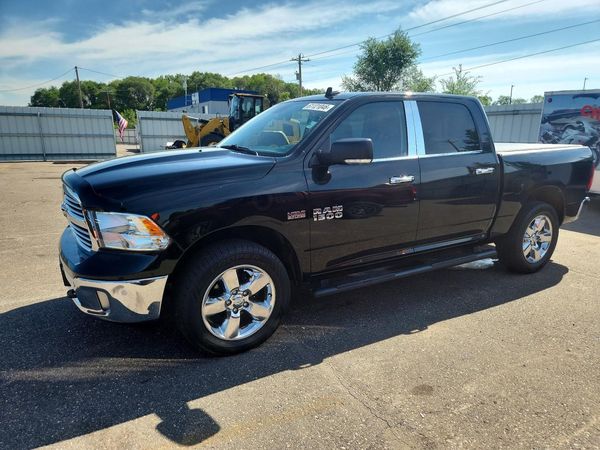 2016 RAM 1500 SLT