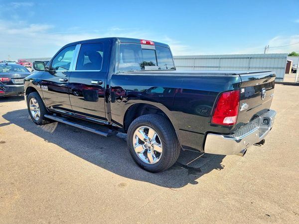 2016 RAM 1500 SLT
