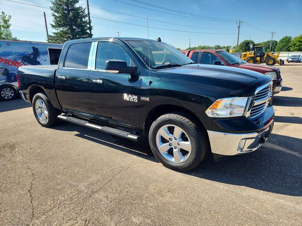 2016 RAM 1500 SLT