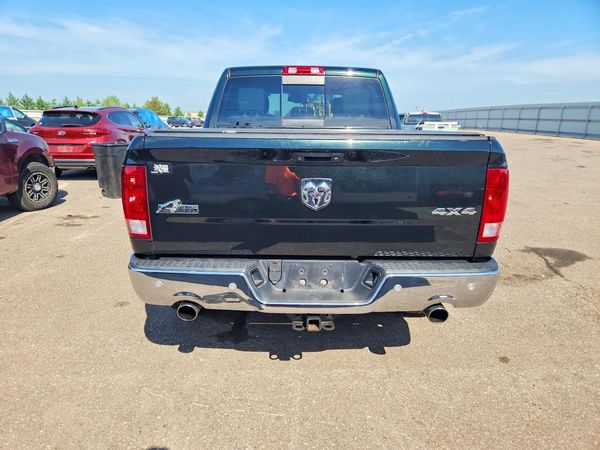 2016 RAM 1500 SLT