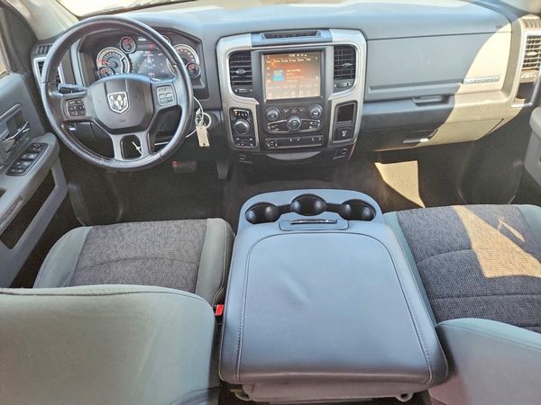 2016 RAM 1500 SLT