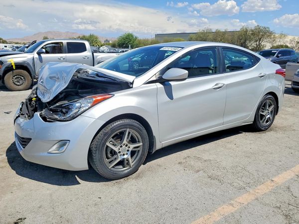 2013 HYUNDAI ELANTRA