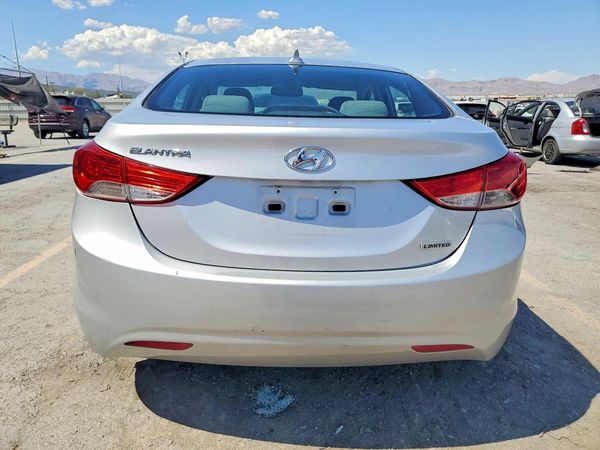 2013 HYUNDAI ELANTRA