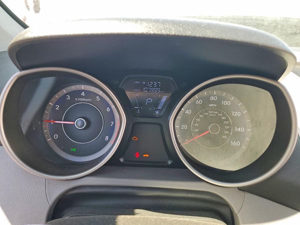 2013 HYUNDAI ELANTRA