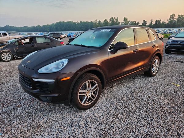 2016 PORSCHE CAYENNE