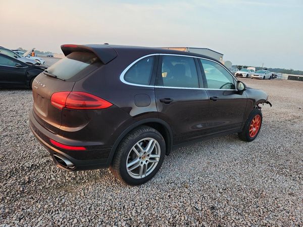 2016 PORSCHE CAYENNE