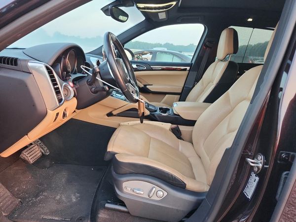 2016 PORSCHE CAYENNE