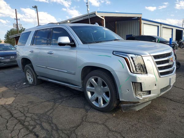 2018 CADILLAC ESCALADE Luxury