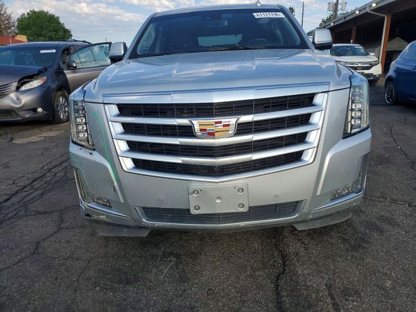 2018 CADILLAC ESCALADE Luxury