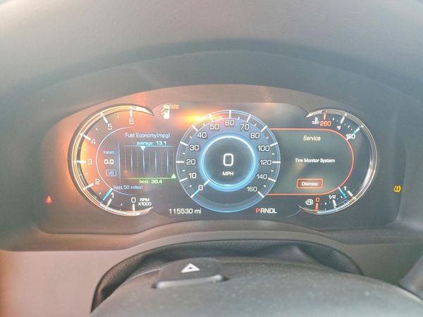 2018 CADILLAC ESCALADE Luxury